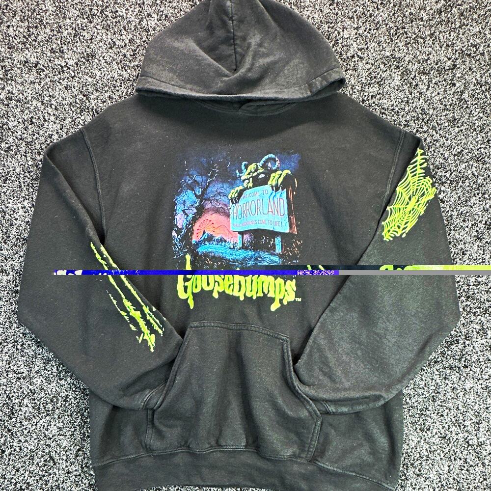 Goosebumps Men's Black Graphic Print Pullover Hooded Fleece Hoodie M
